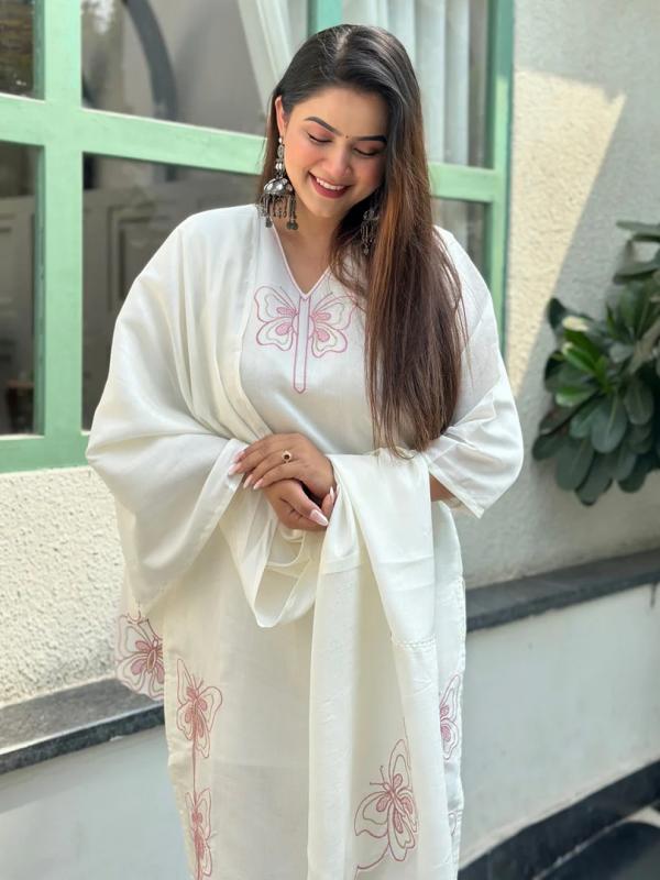 VP 9802 W Classic White Bloom Kurta Pant Dupatta Set